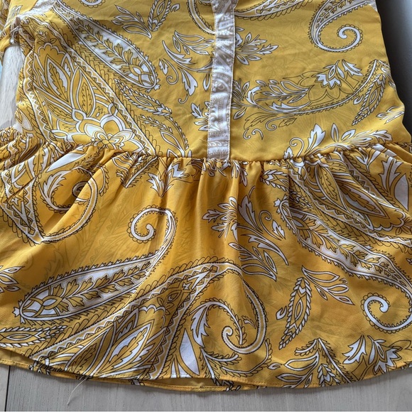 Solo Jeans - New York & Co. Yellow Paisley Blouse / Size Large NWT - Picture 7 of 13